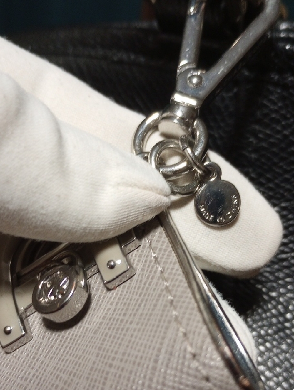 Michael Kors Bag Charm - Picture 14 of 14